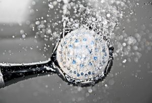 Valóban ártalmas lenne a mindennapos zuhanyzás?
